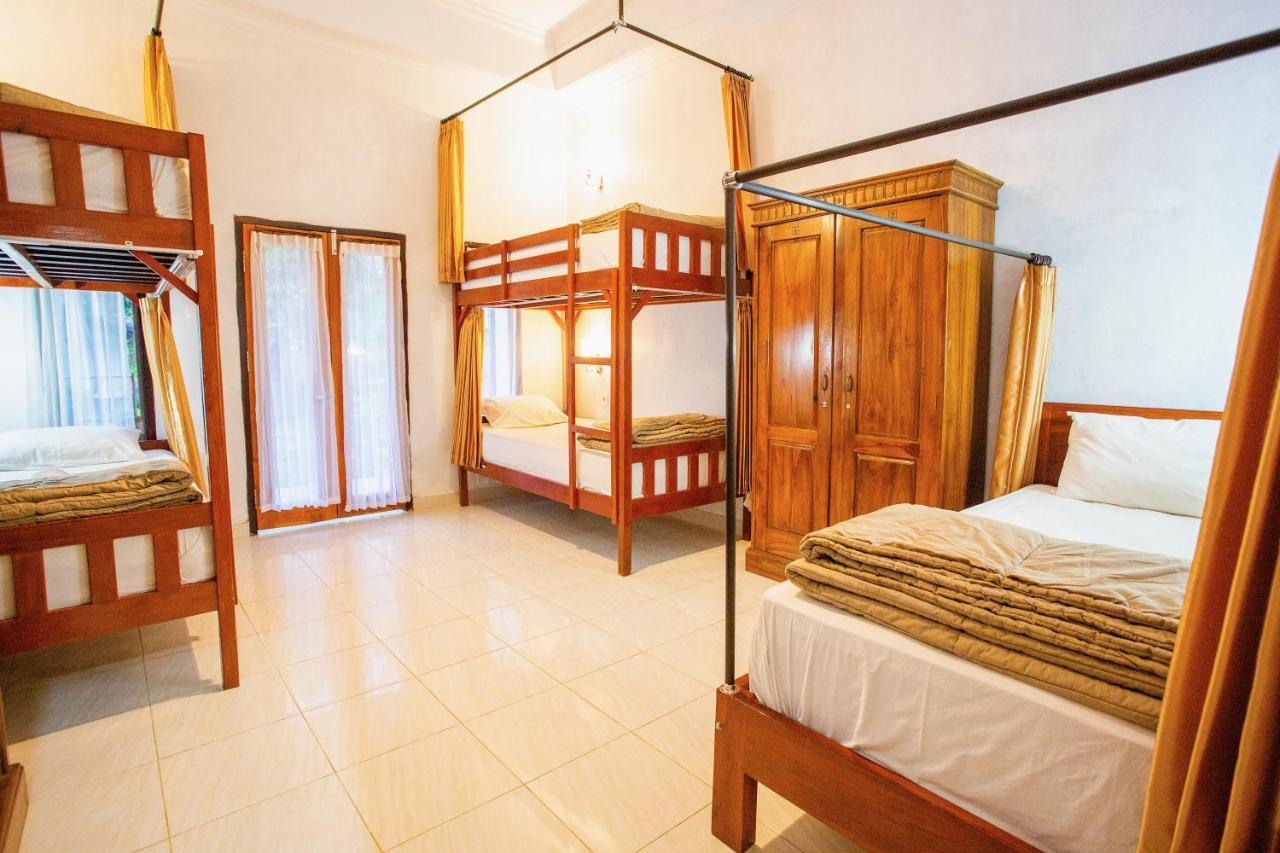 Kamasanti Hostel Toyapakeh Экстерьер фото
