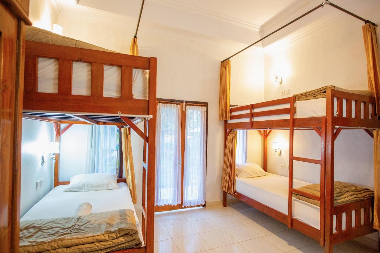Kamasanti Hostel Toyapakeh Экстерьер фото